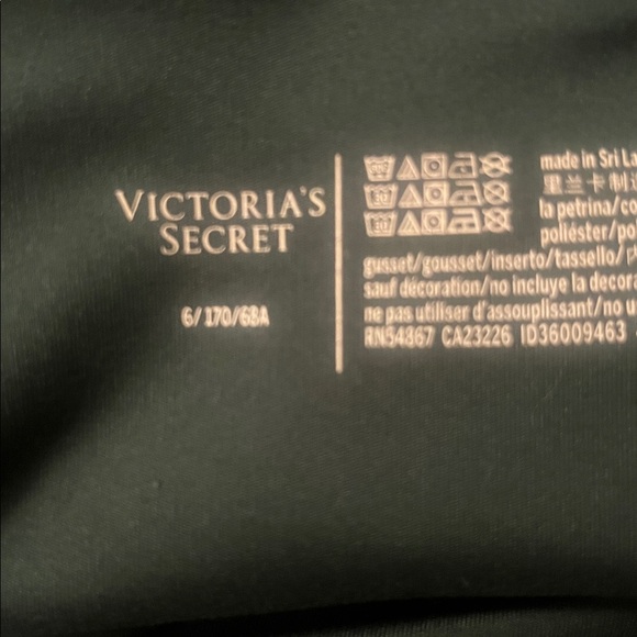 Victoria's Secret Incredible Essential Side Pocket Knock Out Leggings size 6 - Picture 5 of 6